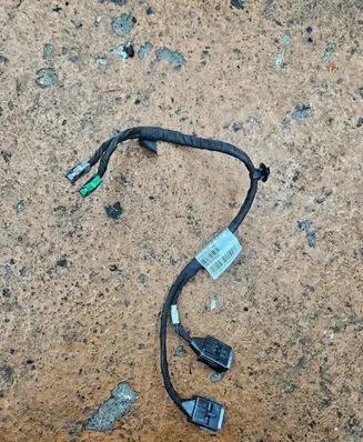 Citroen C4 II Picasso USB socket connector 9806059680