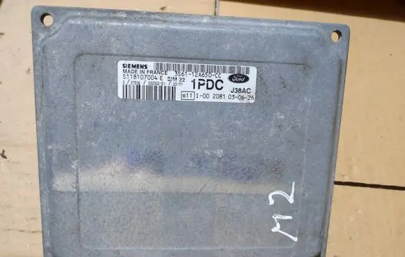 Ford Fiesta Engine control unit/module 3S6112A650CC S118107004E
