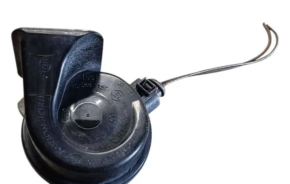 Volkswagen Scirocco Horn signal E9001157 703881157 E9703881157