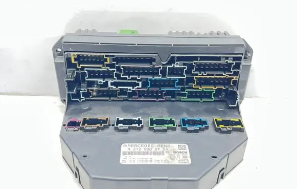 Mercedes-Benz E W212 Fuse module A2129006724 A2129015104 A2129024408