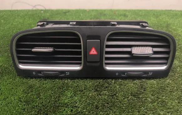 Volkswagen Golf VI Dash center air vent grill 5K0815735