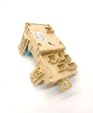 Toyota Avensis T250 Fuse module 8264105020A 82641-05020-A