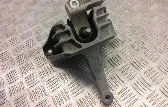 KIA Niro Engine mount bracket 21810-G2000 8E160511