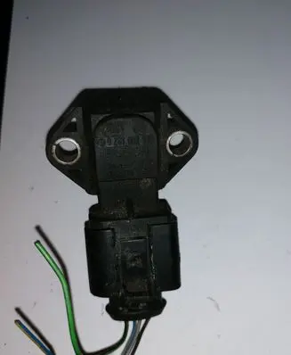 Volkswagen PASSAT B5 Air pressure sensor 0281002177 038906051