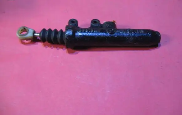 Mercedes-Benz C W203 Clutch master cylinder 0012956806 2022900112