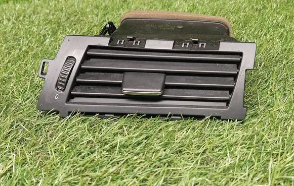 BMW 5 E60 E61 Dashboard side air vent grill/cover trim 9112205 911220501