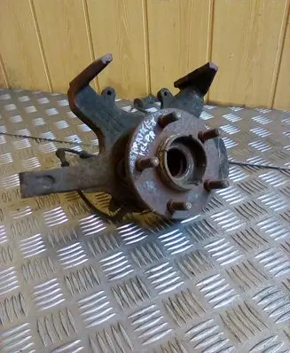 Chrysler 300M Front wheel bearing hub 