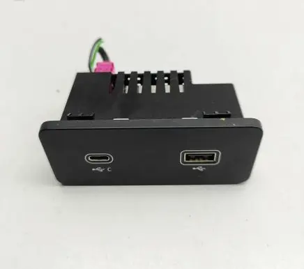 Land Rover Discovery 5 USB socket connector L8B219E110DD