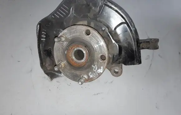 Toyota Auris E180 Front wheel hub 4321105090