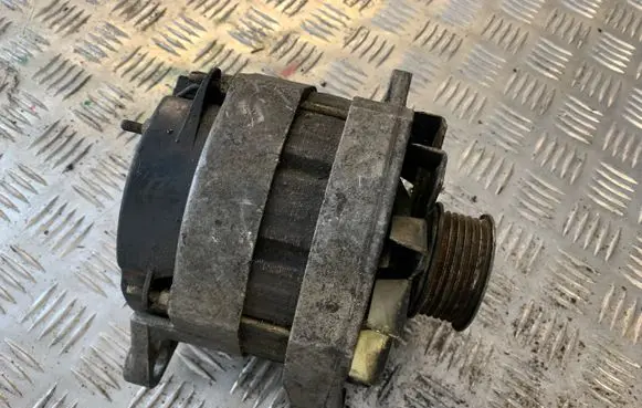 Renault 19 Generator/alternator YV1653