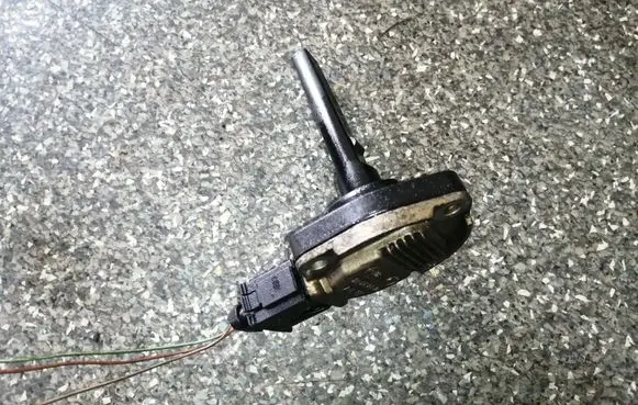 BMW X5 E53 Oil level sensor 7508003