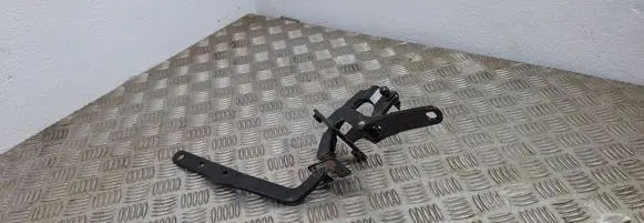 Volvo XC70 Tailgate/trunk/boot hinge 8643157