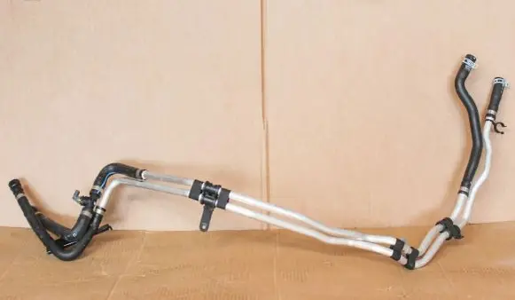 Engine coolant pipe/hose