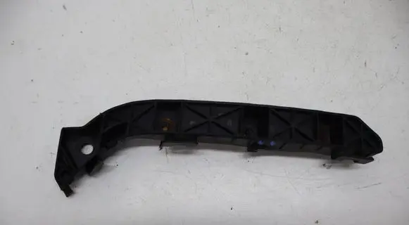 Hyundai i40 Front bumper mounting bracket