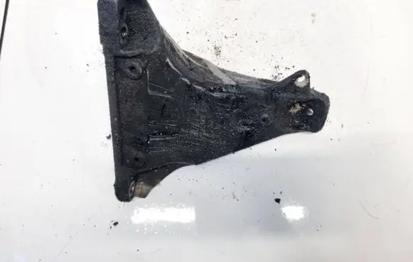 Volkswagen PASSAT B5 Engine mounting bracket 8D0199308L