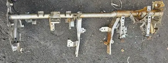 Nissan Navara D23 Dashboard cross member/frame bar brak