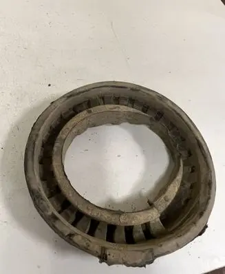 Renault Kangoo I Front coil spring rubber mount 