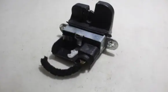 Volkswagen Touran I Tailgate/trunk/boot lock/catch/latch