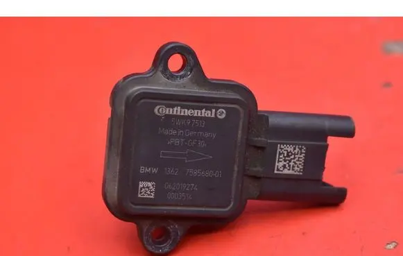 BMW 7 F01 F02 F03 F04 Mass air flow meter 7585680