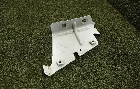 Renault Master III Fender mounting bracket 641C20003R