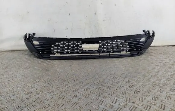 Front bumper lip