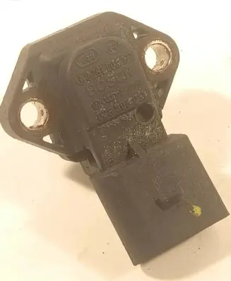 Audi TT Mk1 Air pressure sensor 038906051 0281002177
