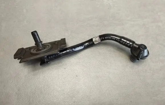 Mercedes-Benz CLS C218 X218 Vacuum line/pipe/hose A2124303829