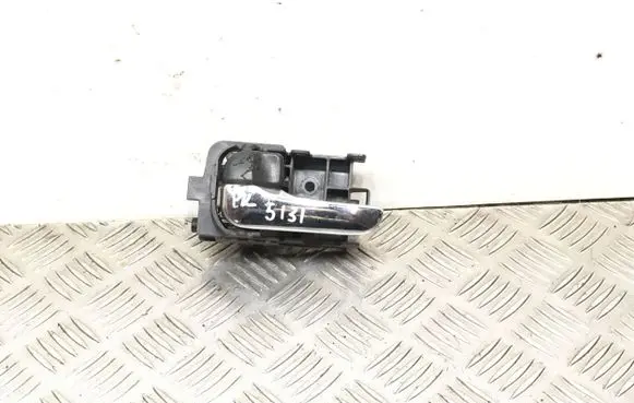 Nissan X-Trail T30 Front door interior handle