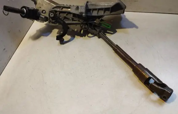 Steering wheel axle set