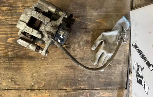 Hyundai Kona II Rear brake caliper FWQF