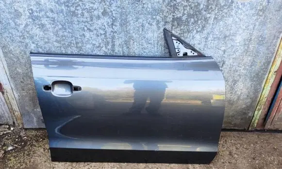Audi A5 8T 8F Front door