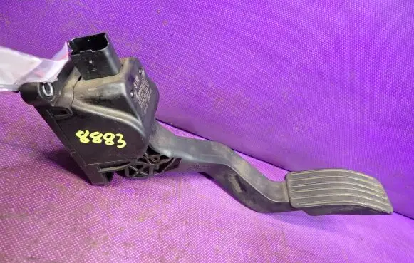 Citroen C4 I Picasso Accelerator throttle pedal 9680565880