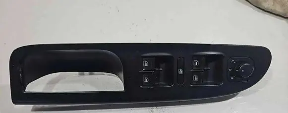 Volkswagen PASSAT B6 Electric window control switch 3C1867171