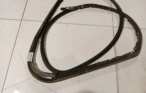 Audi A6 S6 C6 4F Rubber seal front coupe door 