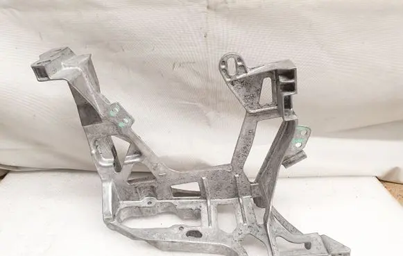 Mercedes-Benz E C207 W207 Headlight/headlamp mounting bracket A2056221700