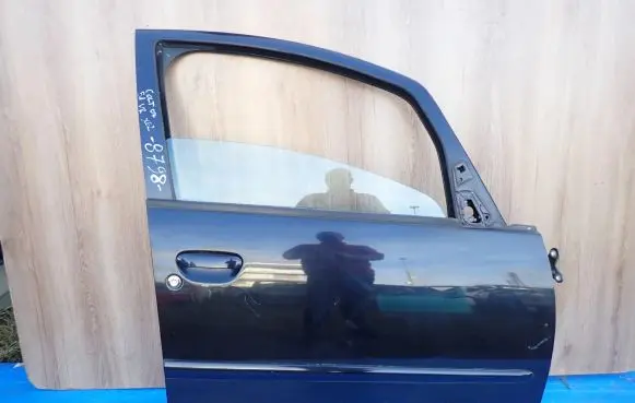 Mitsubishi Colt Rear door