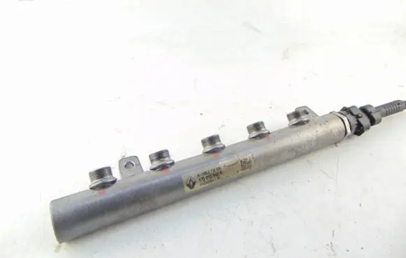Renault Megane I Fuel injector supply line/pipe 