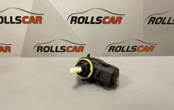 Headlight level adjustment motor