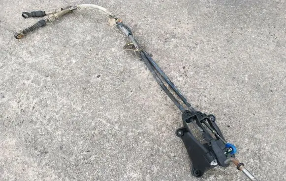 Toyota Corolla Verso E121 Gear shift cable linkage 