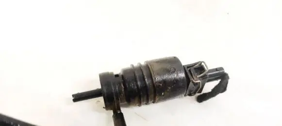 Toyota Land Cruiser (J120) Windscreen/windshield washer pump