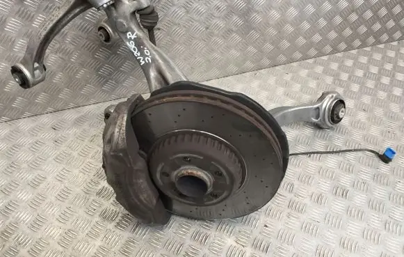 Mercedes-Benz C W206 Front wheel hub spindle knuckle 