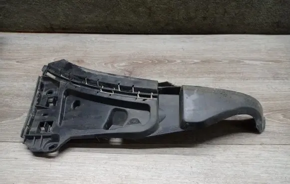 Volvo XC90 Front bumper mounting bracket 08620563