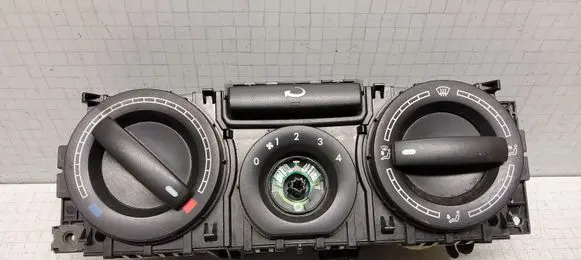 Volkswagen Transporter - Caravelle T5 Climate control unit 7H0819045A9B9