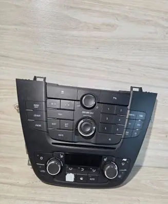 Opel Insignia A Radio/CD/DVD/GPS head unit 13273256 2032100119