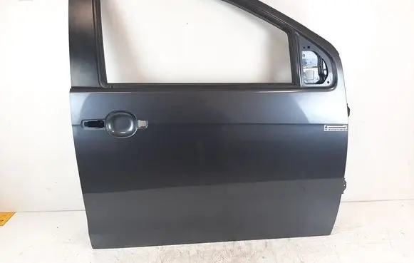 Isuzu D-Max Front door