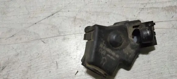 Peugeot 308 Other engine bay part 9807896180