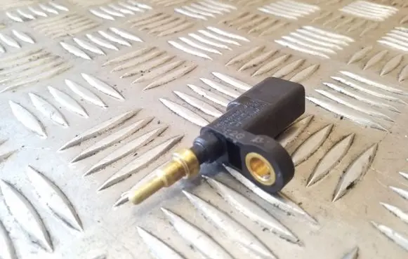 Coolant temperature sensor