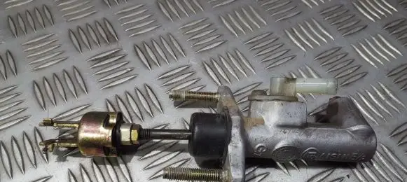 Clutch master cylinder