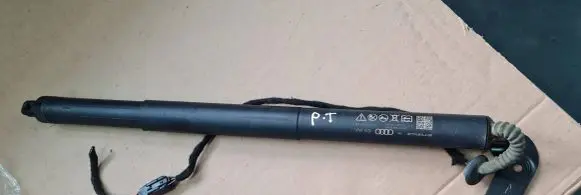 Audi S5 F5 Shock absorber/damper mounting bracket 8W8827851C