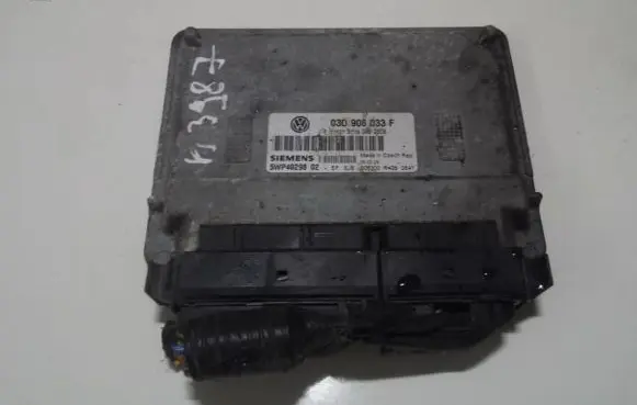 Volkswagen Polo Engine control unit/module 03d906033f 5wp4029802506300